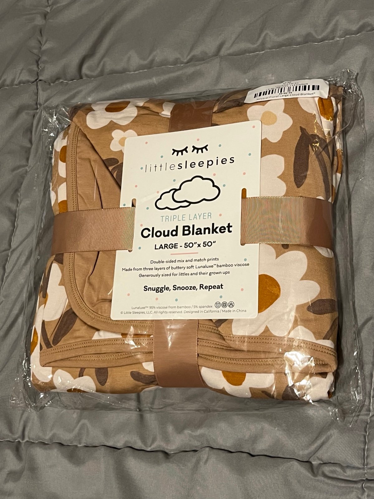 Little Sleepies Daisy Daydream cloud blanket