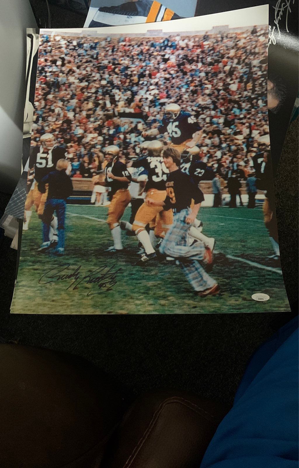 Rudy Ruettiger signed RUDY 16 x 20 JSA on the feild