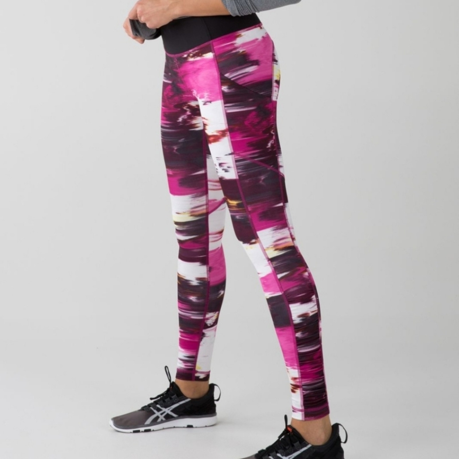 Lululemon Speedo Tight IV Pigment Wind Berry Black Size 8 Leggings