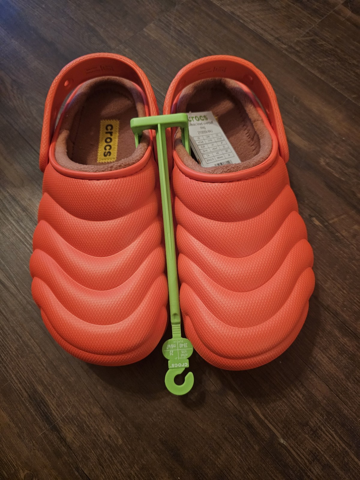 Crocs CLASSIC LINED OVERPUFF CLOGS Lava Orange