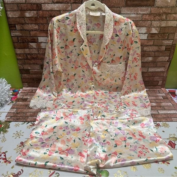 Victorias Secret Gold Label vintage floral pajama set S