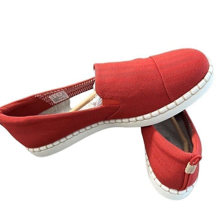 Clark's Cloudstepper Red Canvas Cushion Soft Slip On Red Shoes Size 10 NIB