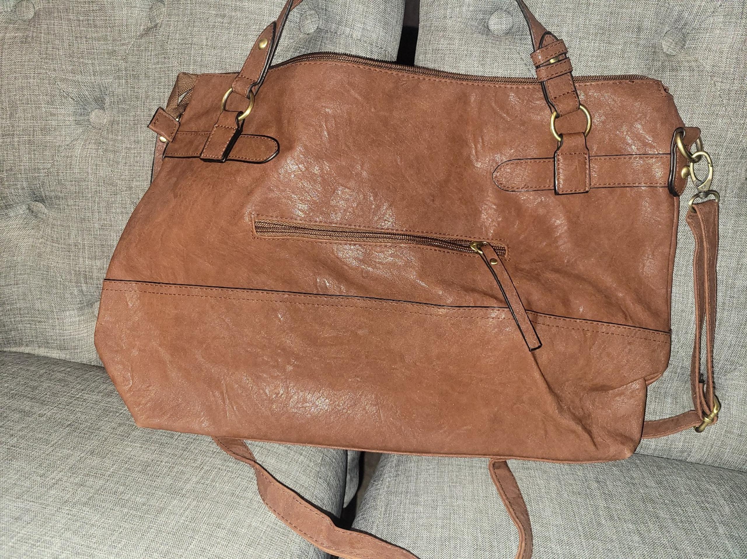 Leather Bueno Large Purse Shoulder Bag