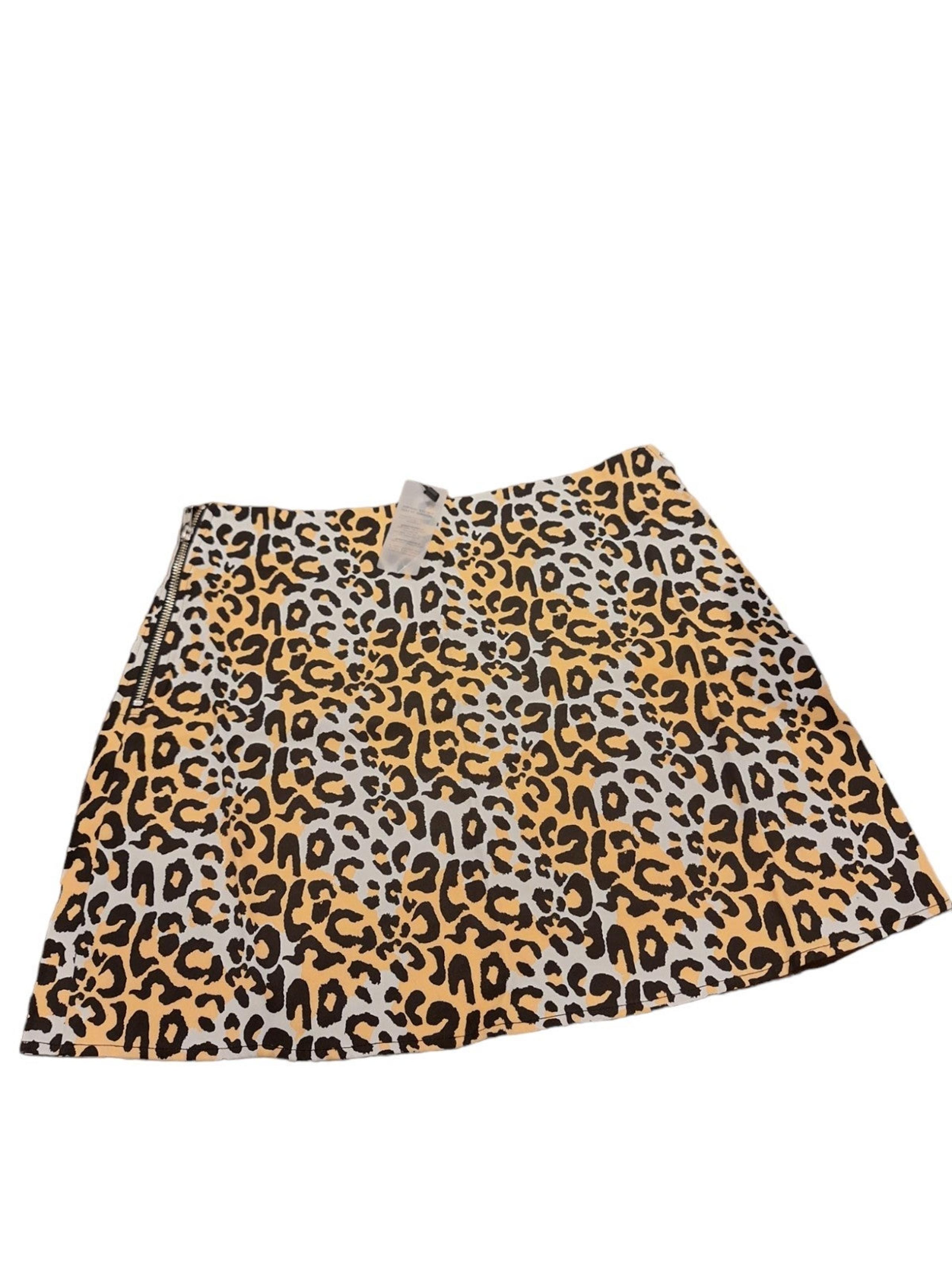 NWOT Medium MinkPink Mini Skirt