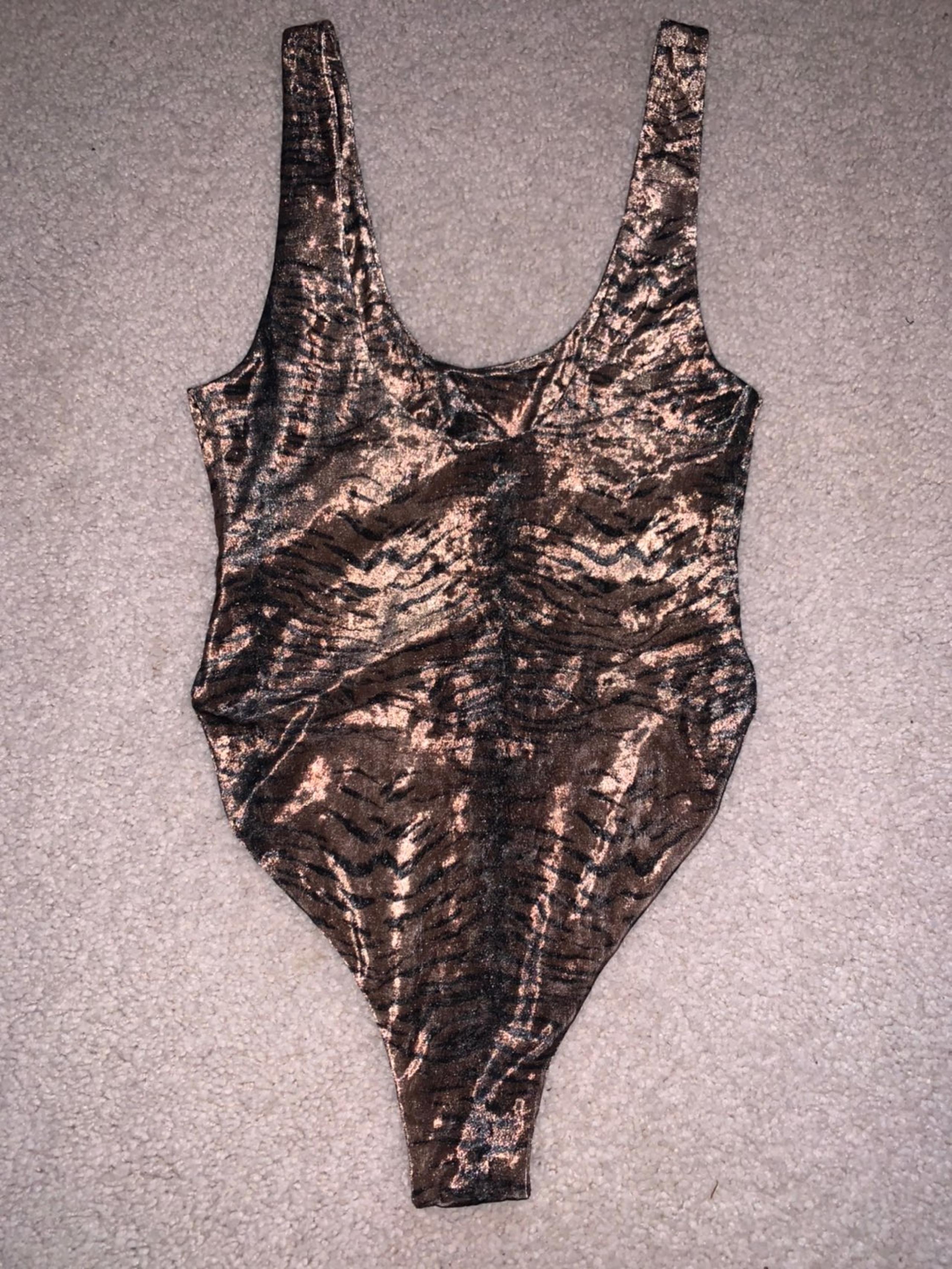 Bodysuit animal print