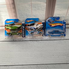 Lot of 3 NIB Hot Wheels 70 Chevelle SS, 57 Chevy, 64 Chevy Impala, Short Card