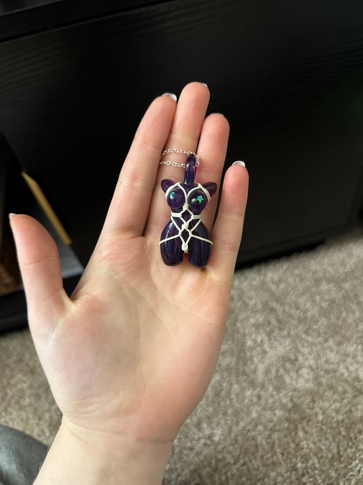 Liv999p glass female bondage pendant