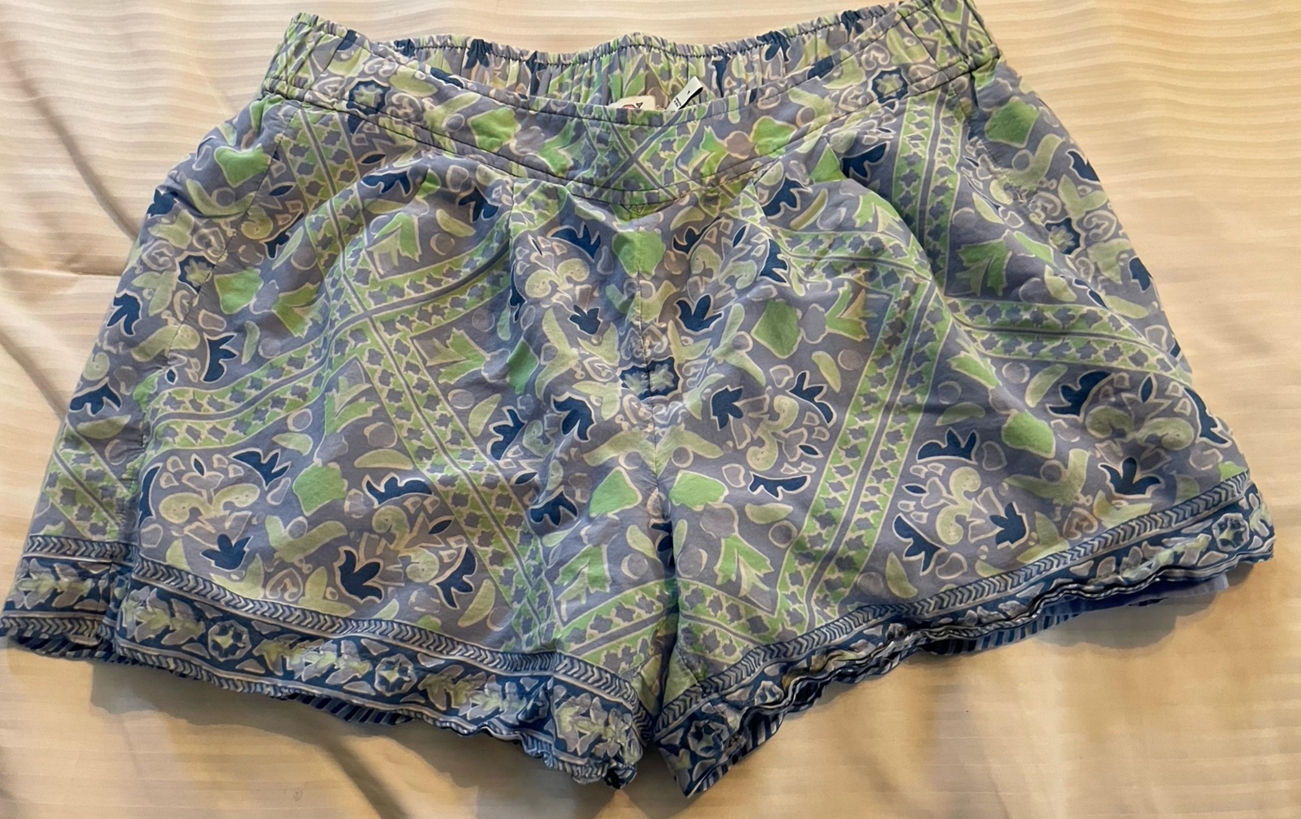 Vineyard vines elastic waist shorts