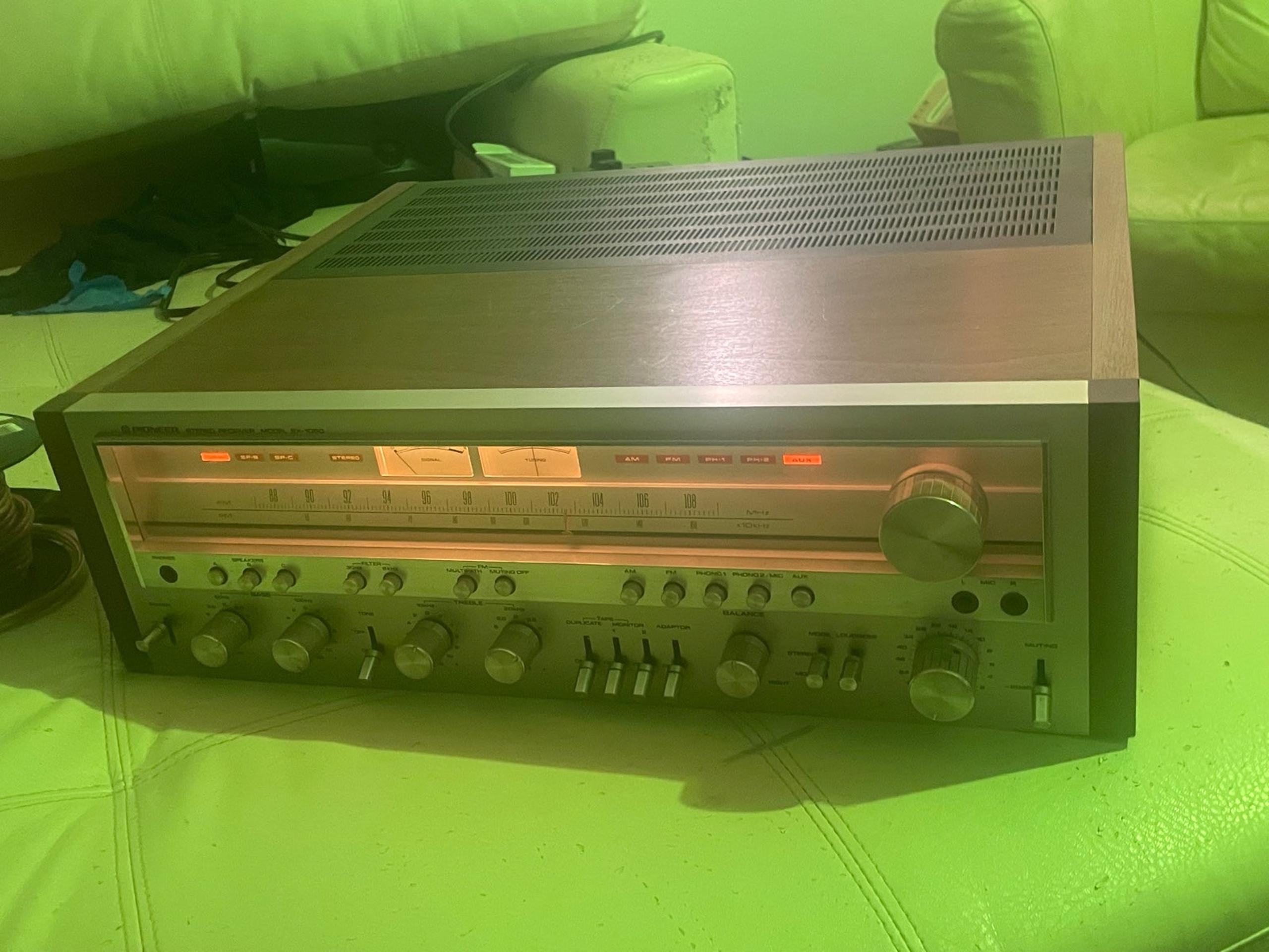 Pioneer SX-1050 Strereo receiver