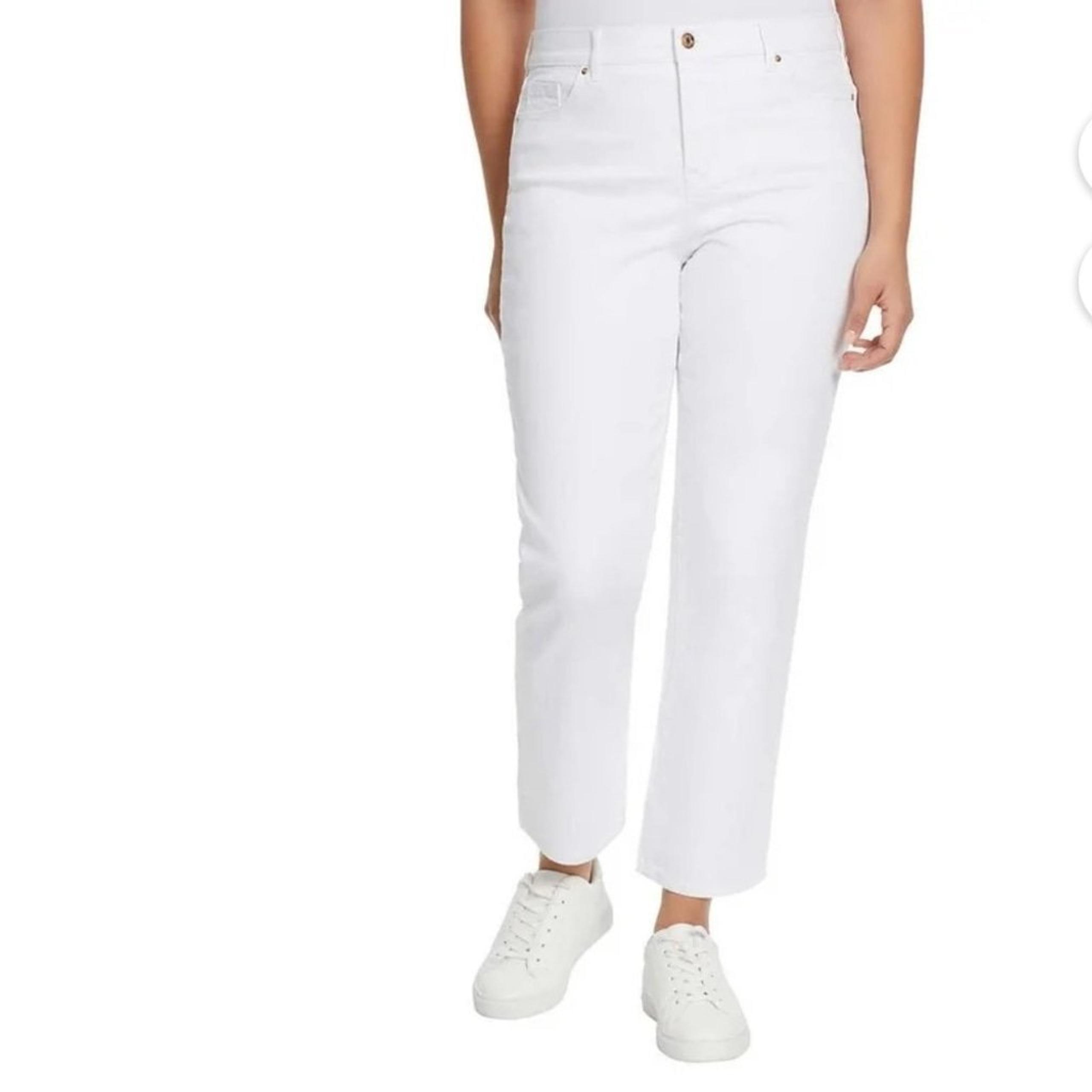 Ella Moss Ladies' Slim Straight Mid-Rise Ankle Jeans, White. Size 8/29