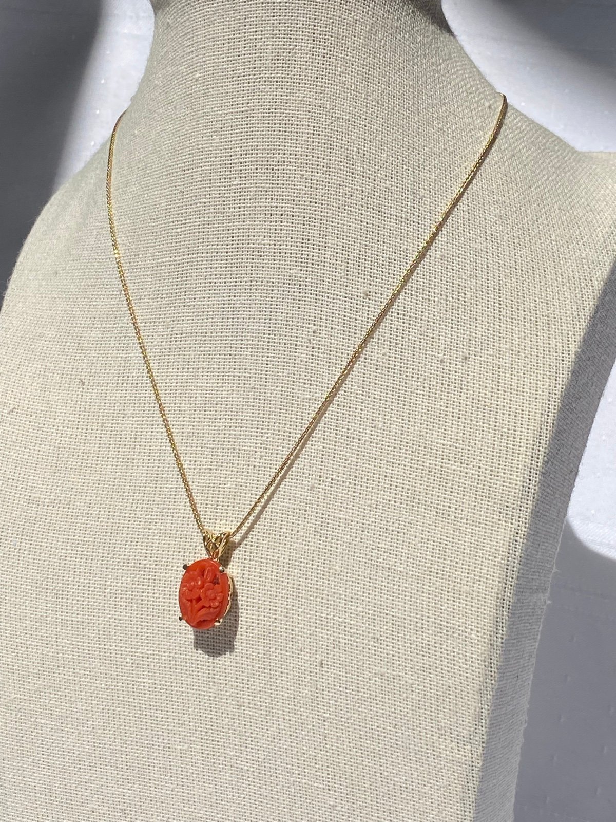 14k Solid Gold Italian Coral Floral Filigree Pendant Necklace 5.19g