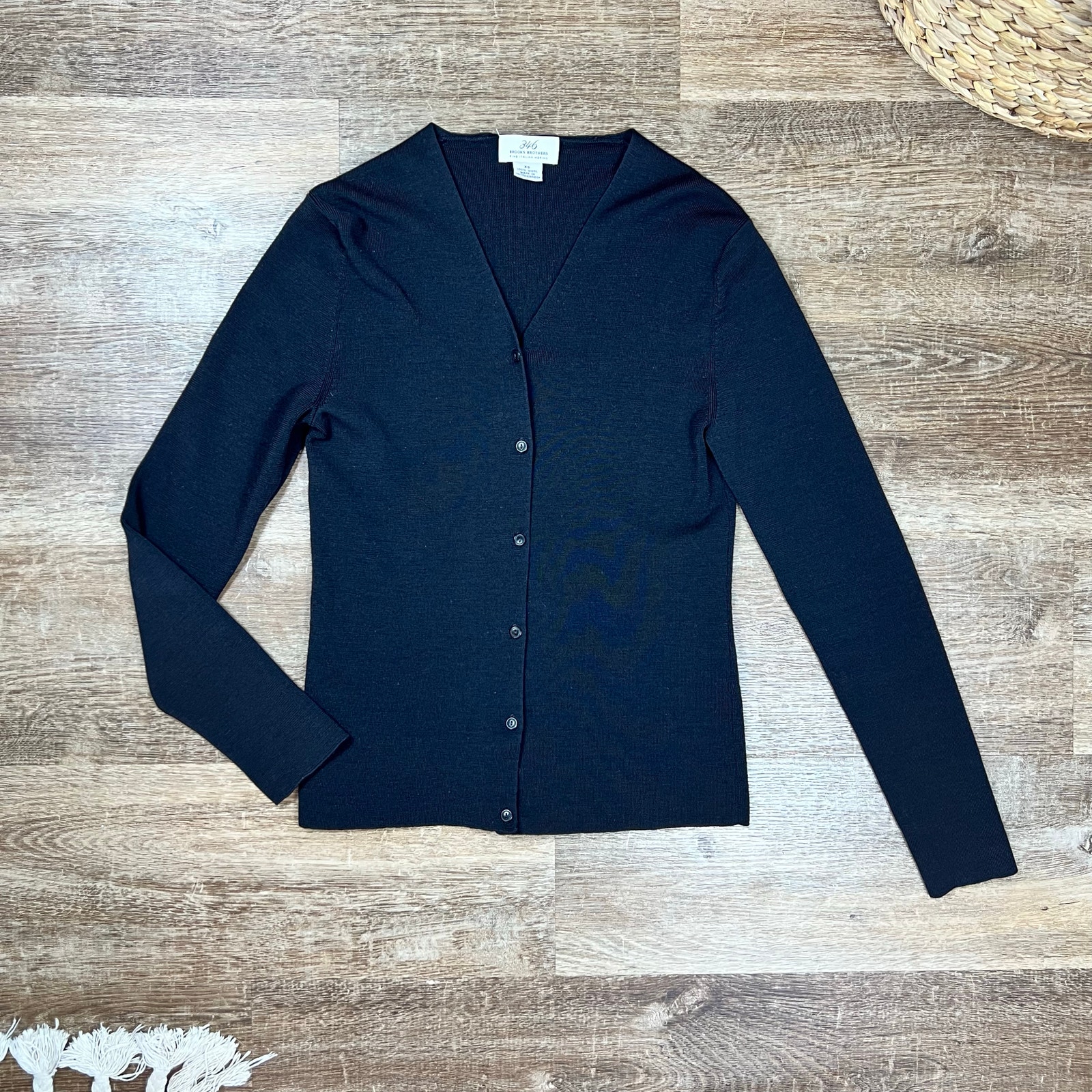 Brooks Brothers 346 Fine italian merino wool black cardigan knit button sweater
