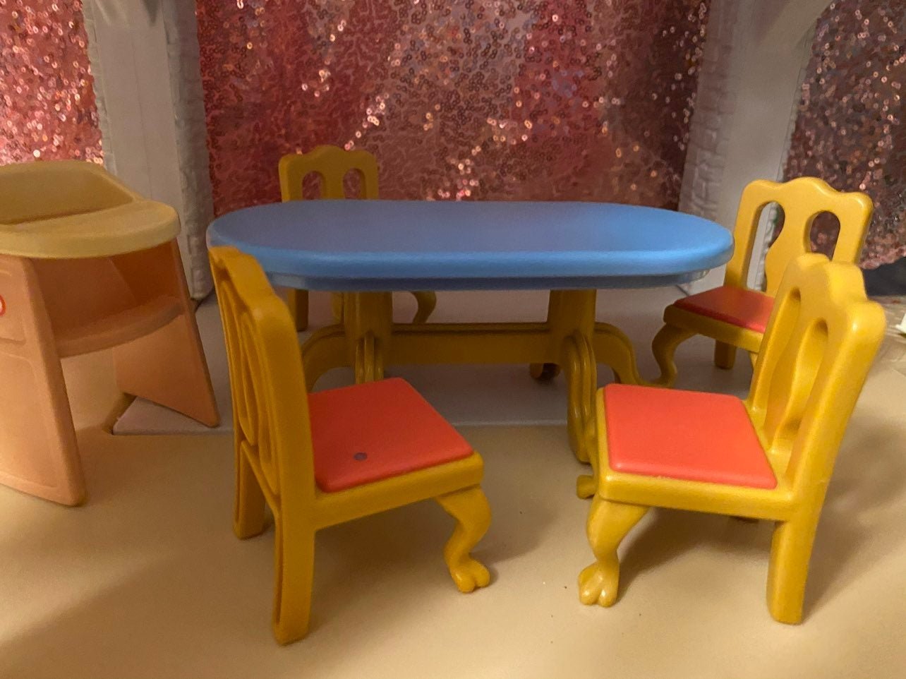 Grand mansion dining table chairs tikes
