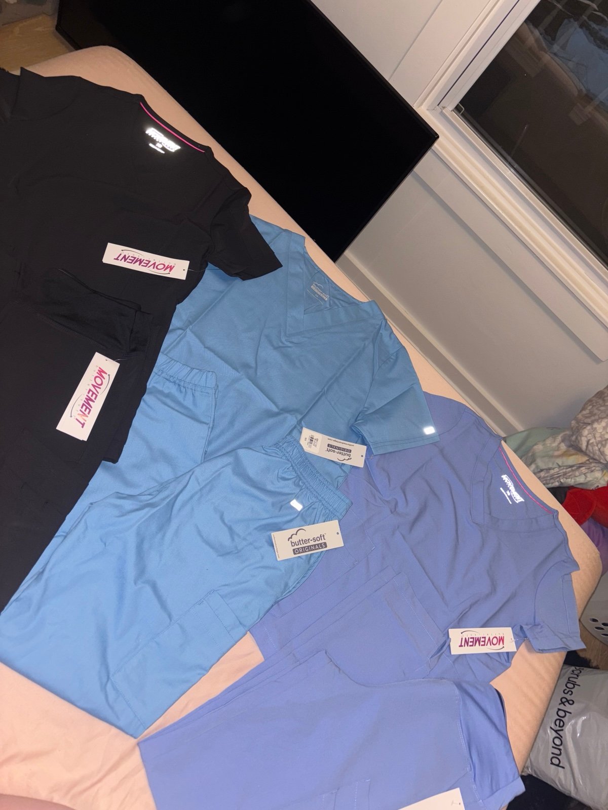 Women’s scrubs