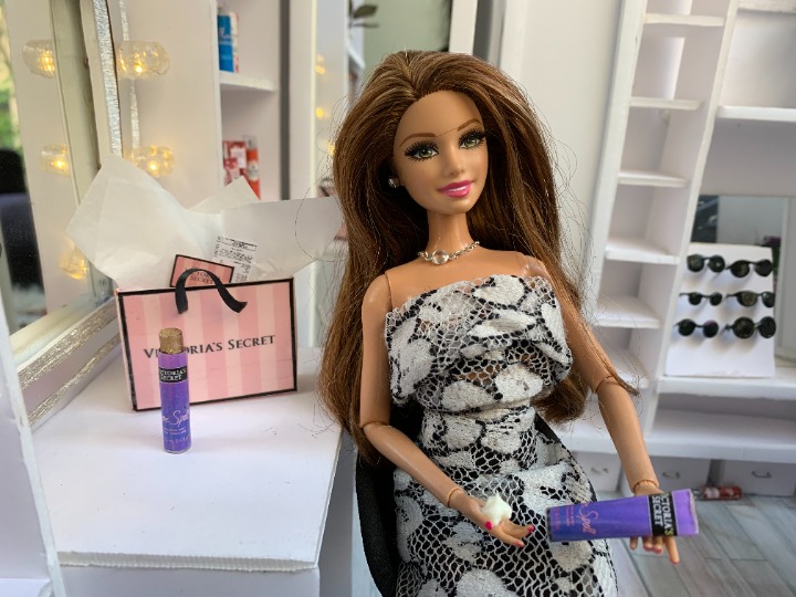 miniature barbie accessories