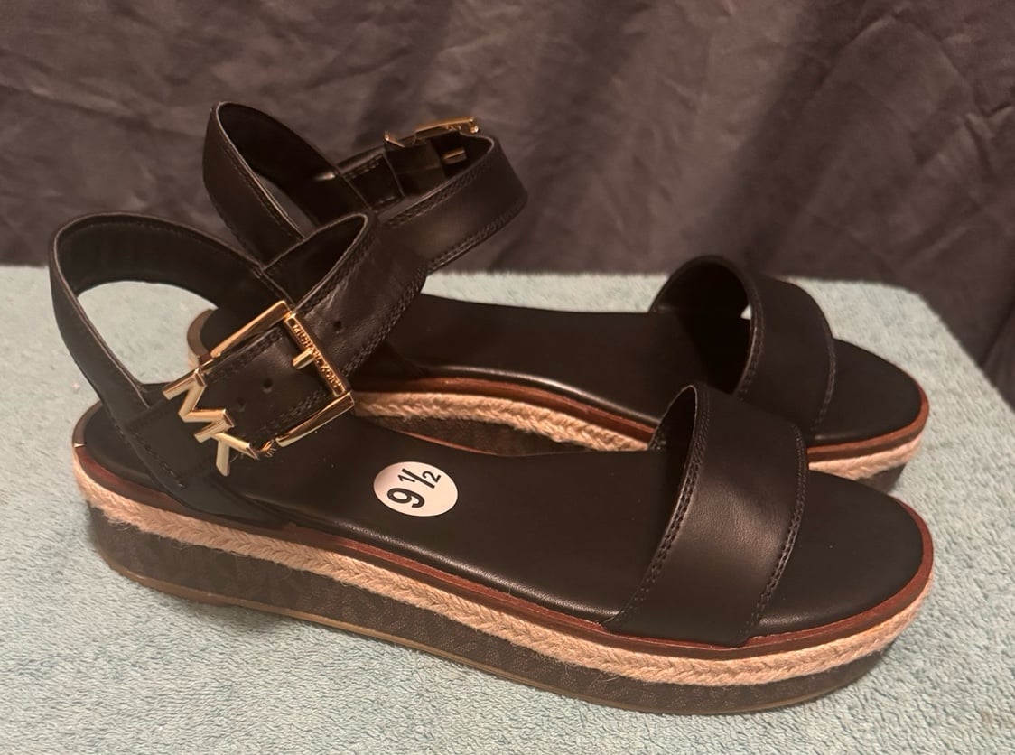 Michael Kors Women’s Designer Black Leather Sandals Size 9.5 NWOB