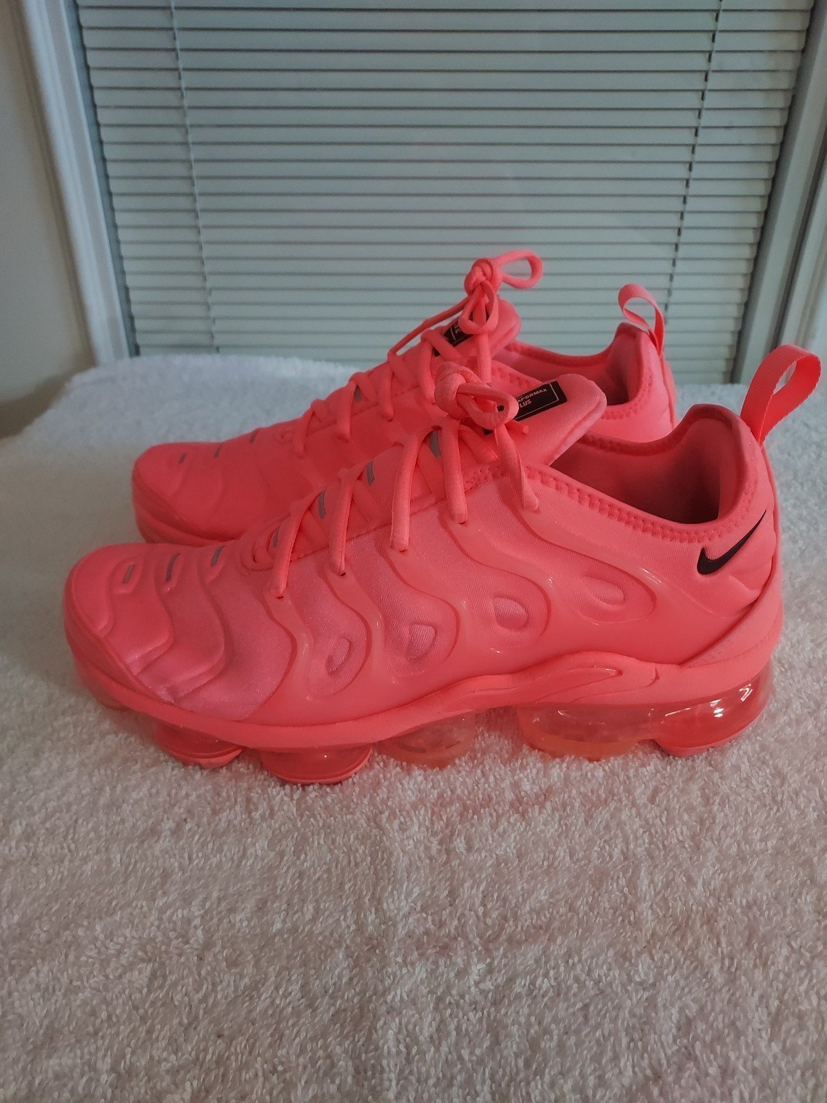 NIKE AIR VAPORMAX PLUS SIZE 10 BUBBLEGUM PINK SUNSET PULSE DM337-600