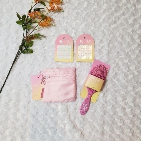 Stoney Clover Lane x Target nail art, reusable tote and detangling brush