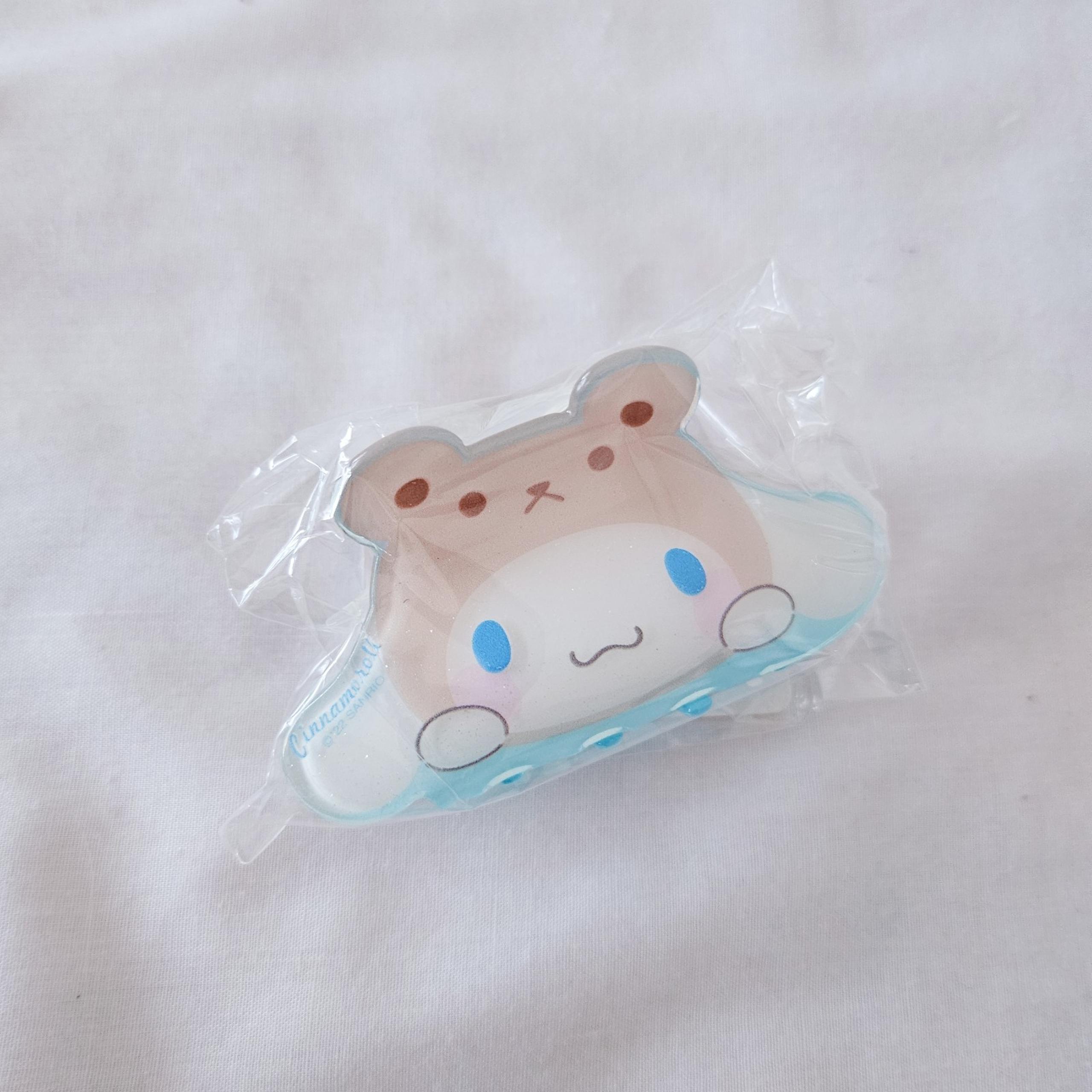 Sanrio acrylic shape claw hair clip - Cinnamoroll with Bear Costume