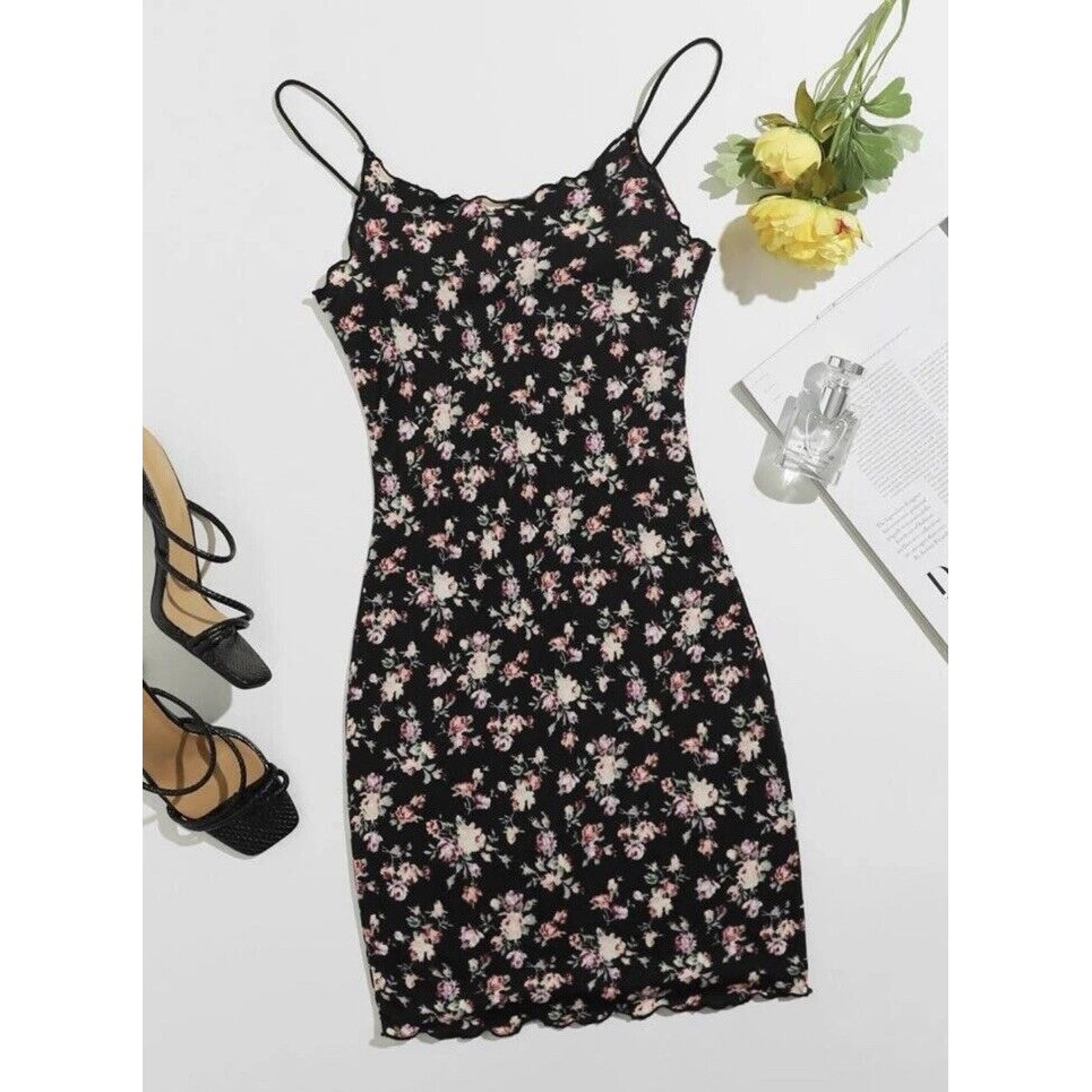 Black With Floral Print Mini Spaghetti Strap Dress Size Large