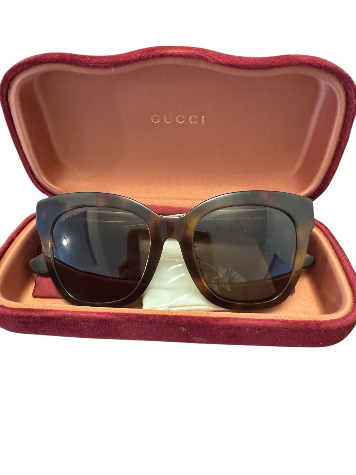 Gucci Sunglasses with case