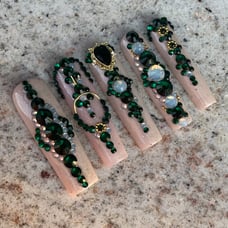 Press on Nails // Esmeralda