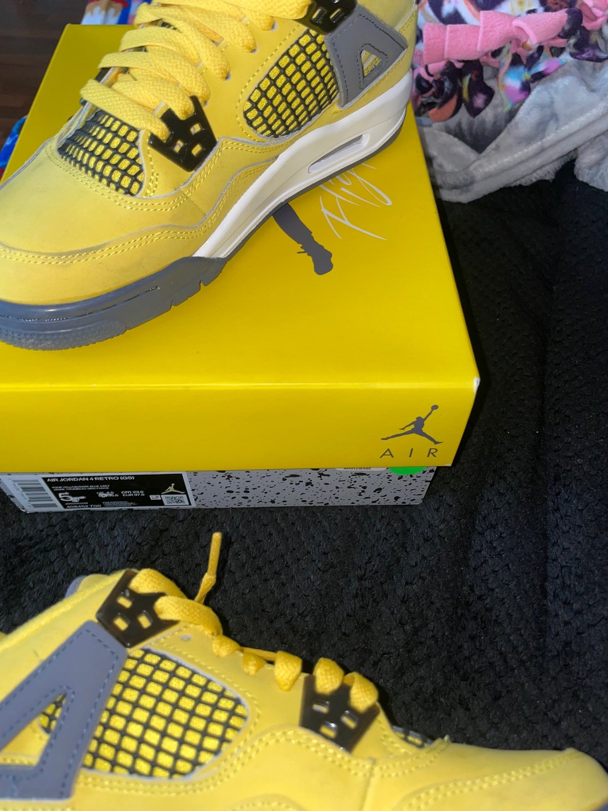 Jordan 4 lightning