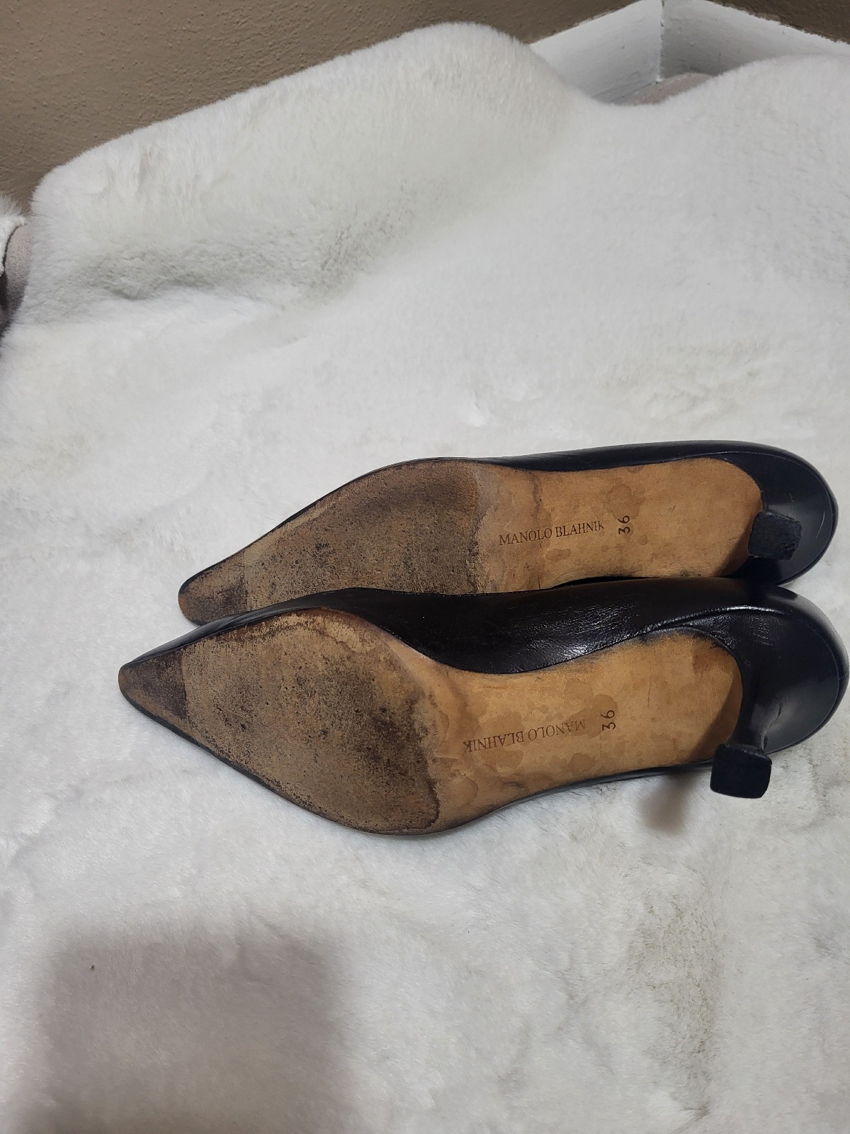 Manolo Blahnik Sz 36 Classic Black Leather Pointed Toe Pumps