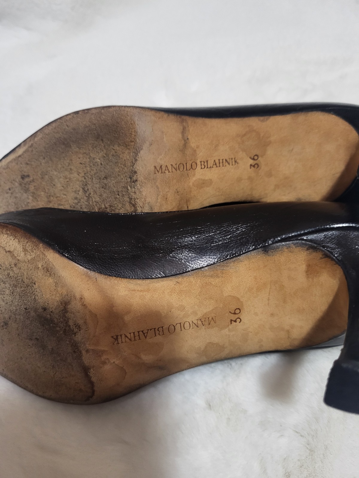 MANOLO BLAHNIK Pila Black Leather Sandales Bootines