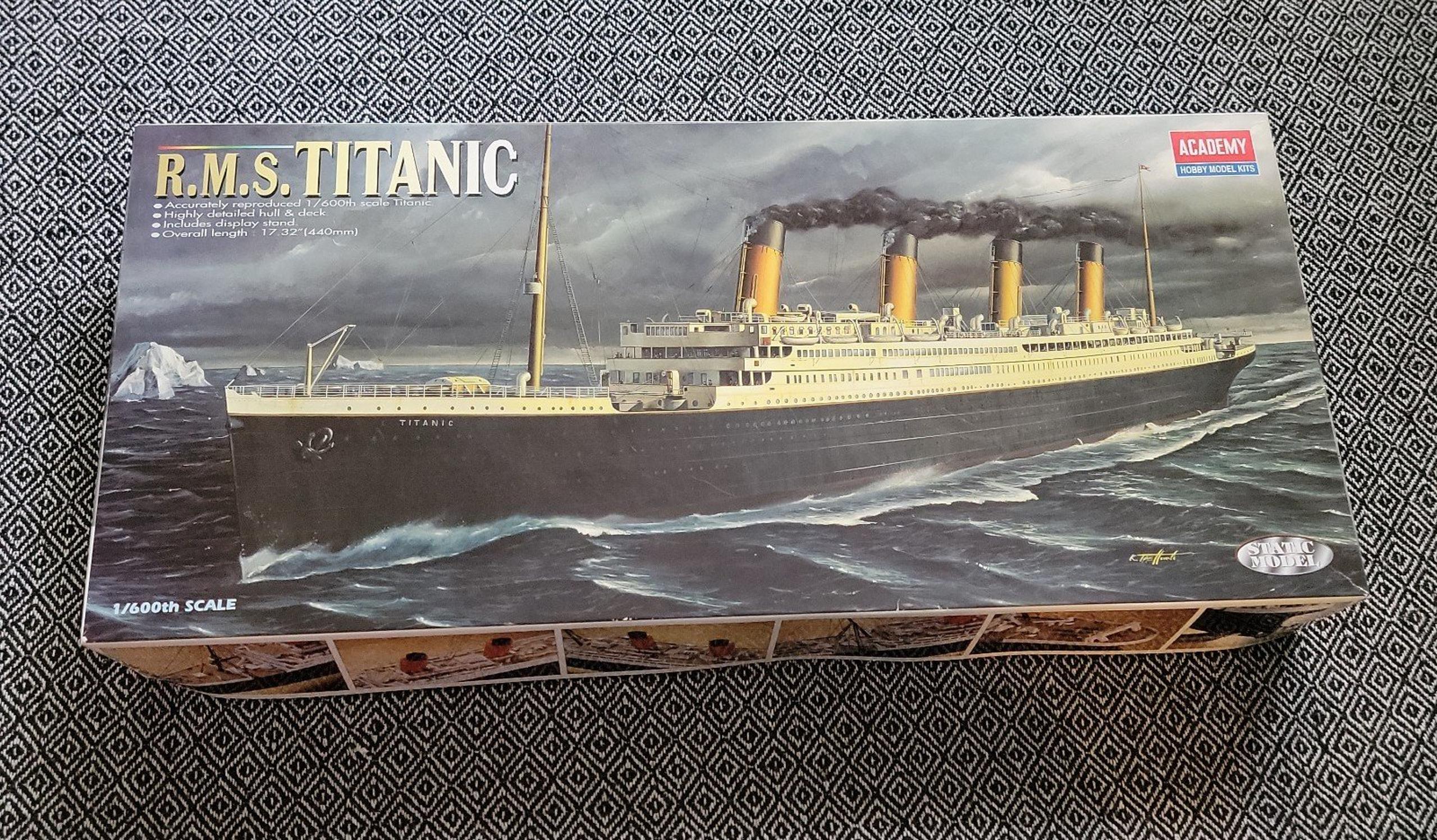 Academy R.M.S Titanic static model 1/600th Scale kit- NEW