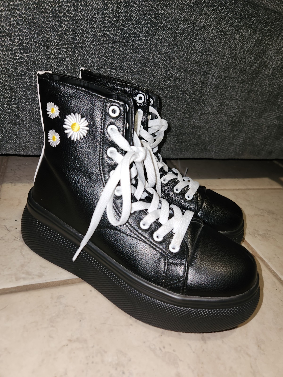 Darkness Punk Logan Daisy Embroidered Black Platform Combat Boots Sz 7