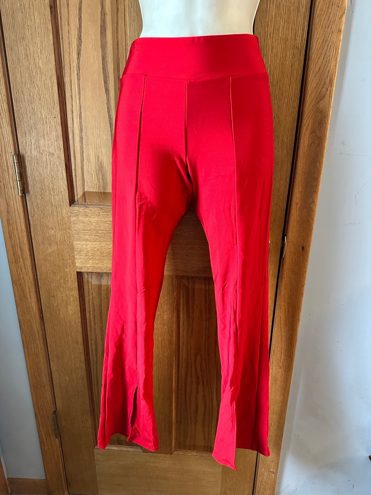 THE LINE UP PRO CHEER DANCE NHL NBA NFL RED SPLIT FRONT PANTS LARGE LONG NWOT