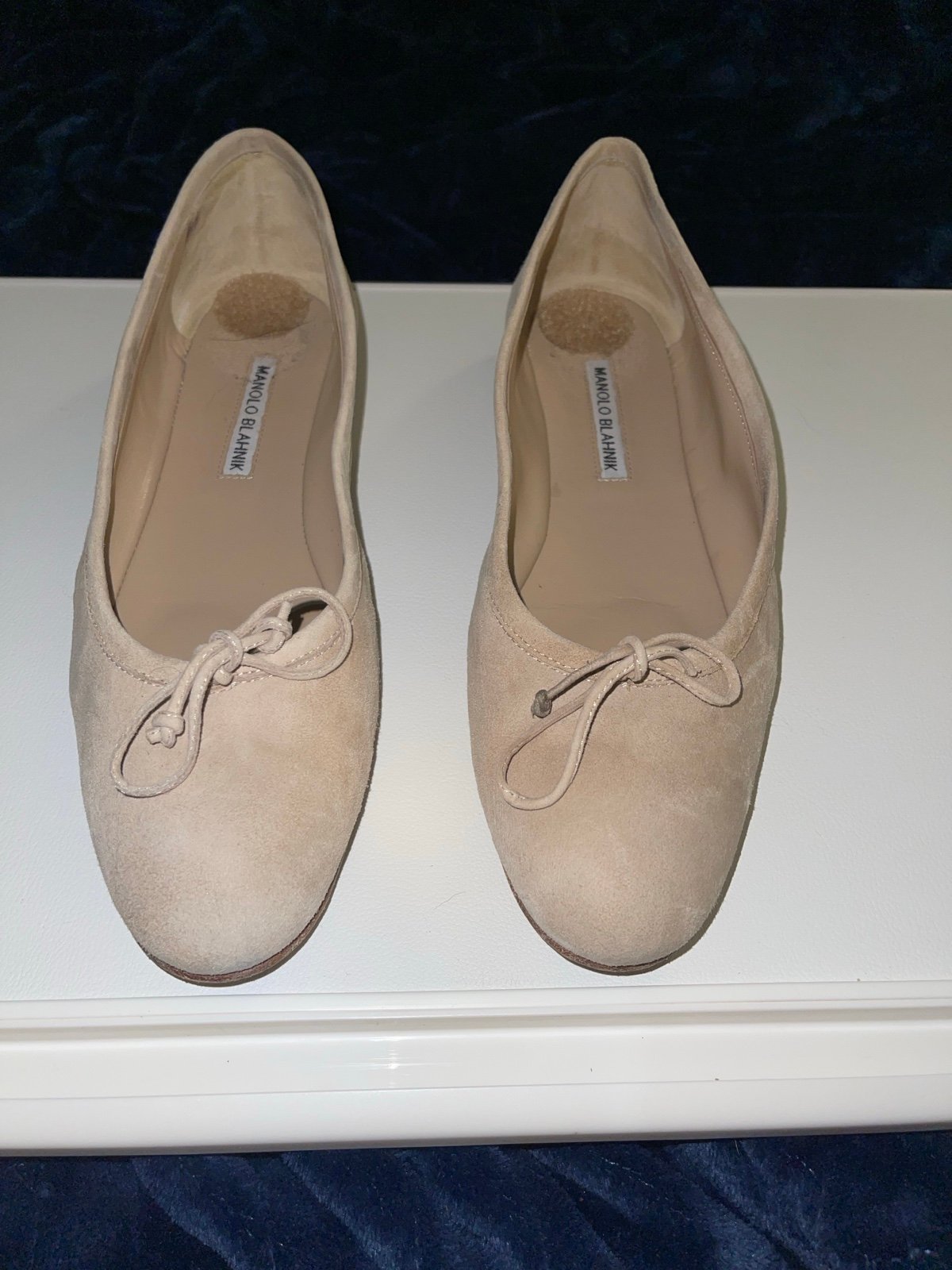 MANOLO BLAHNIK Veralli Beige Suede Ballet Flats