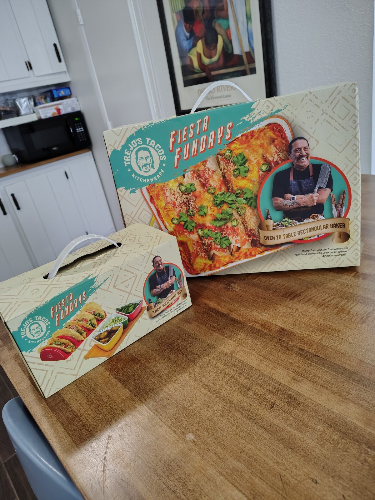 Danny TREJO'S TACOS Fiesta Fundays Ceramic Taco Serving Kit & Rectangular Baker