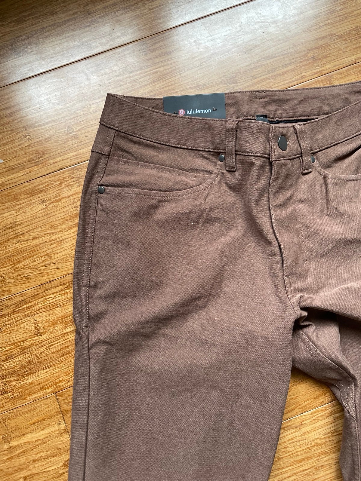 Lululemon ABC pant Classic Fit Size 29”x 32” L Color Brown
