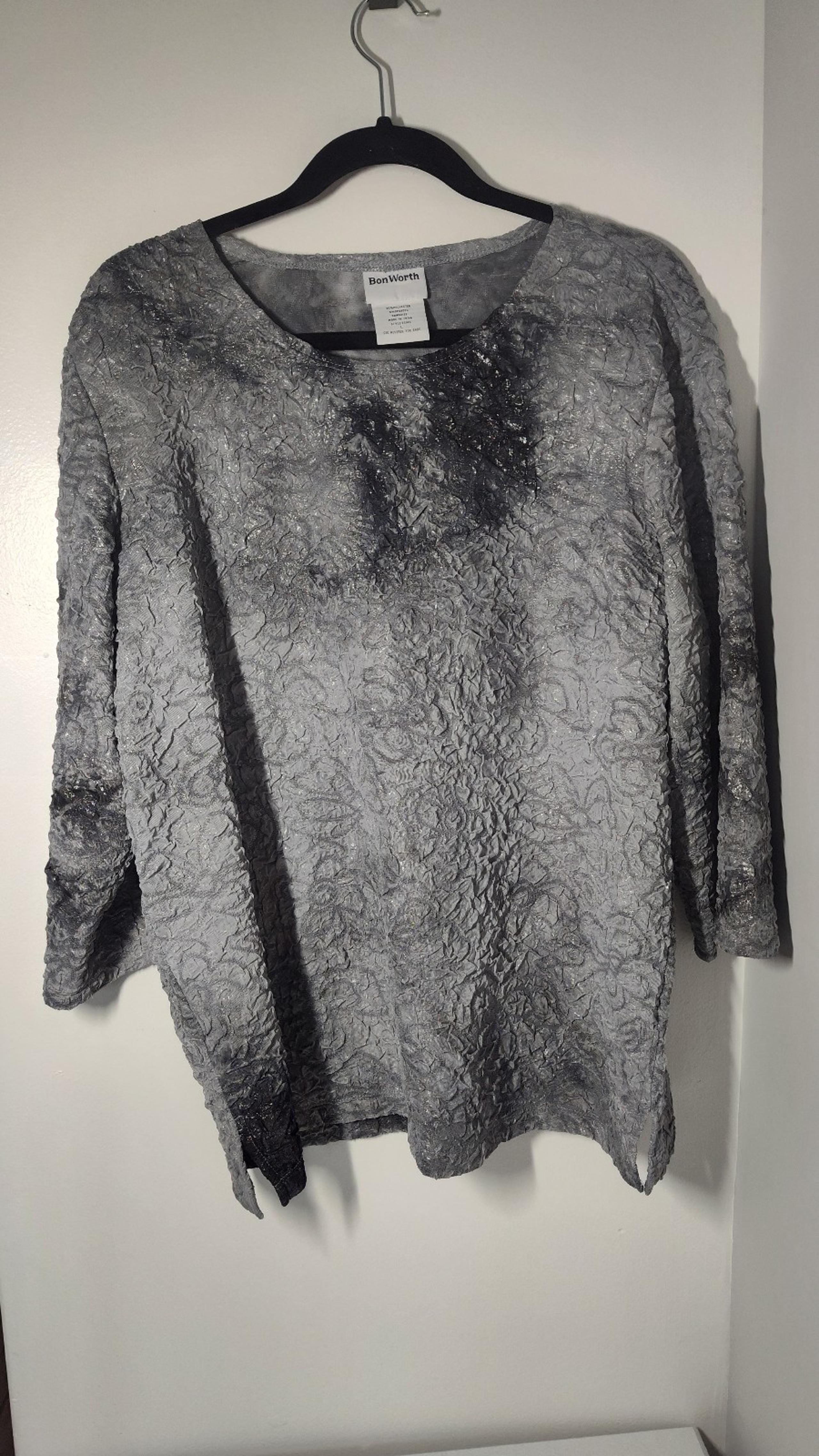Bon Worth black and gray textured tie dye top size L