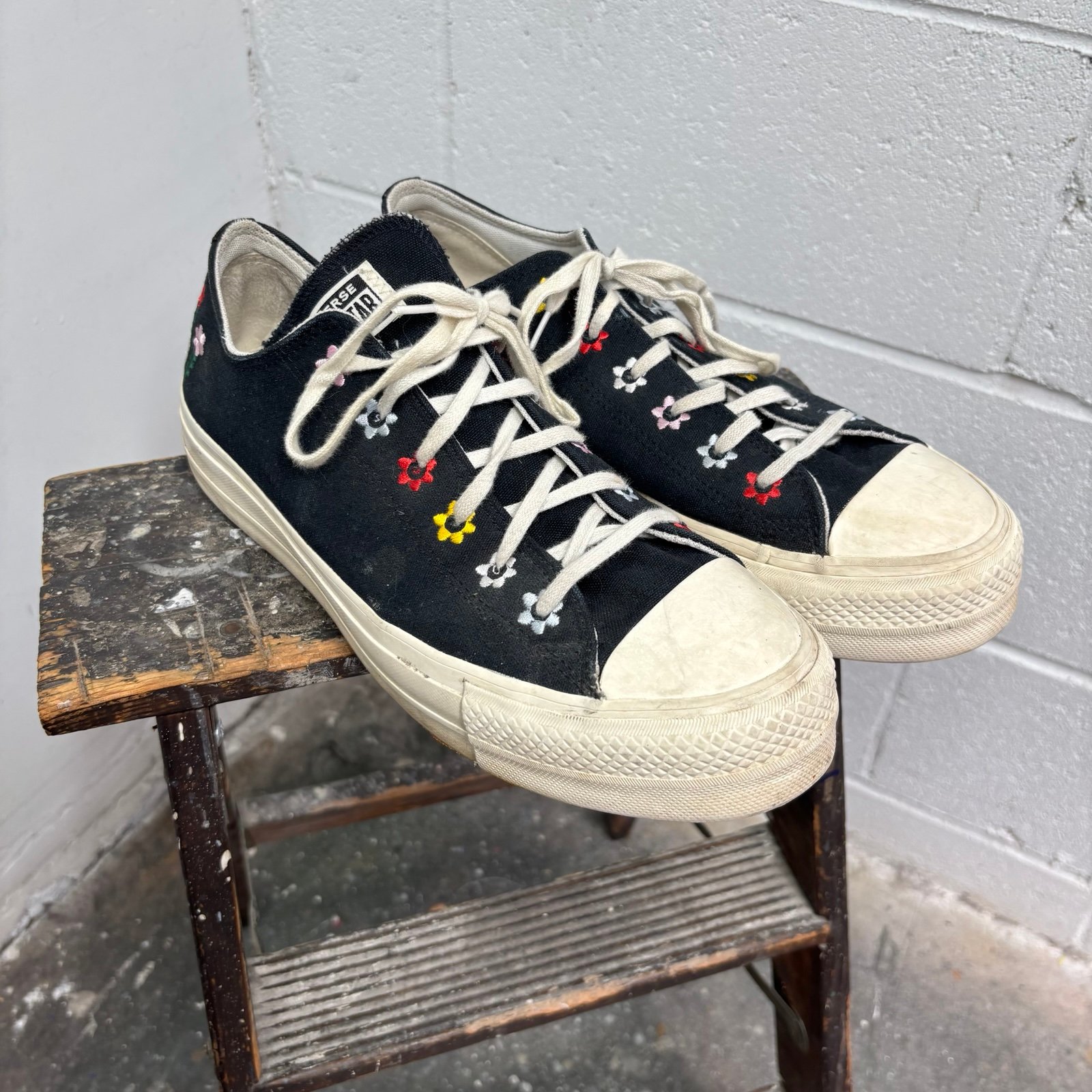 Converse Chuck Taylor Platform Floral Embroidery