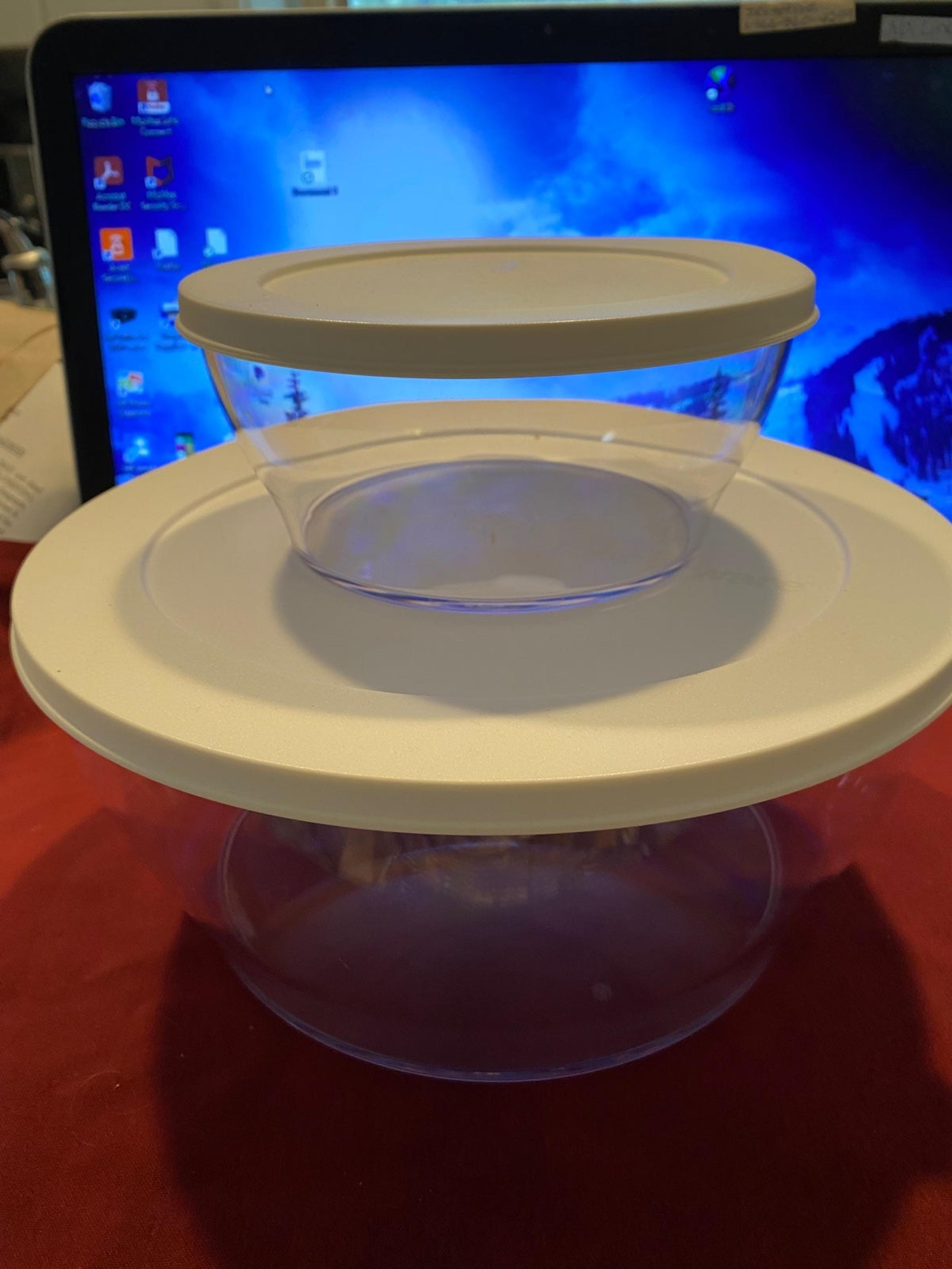 New Tupperware clearly elegant serving bowl- 16 3/4 cups and 4 1-4 cups