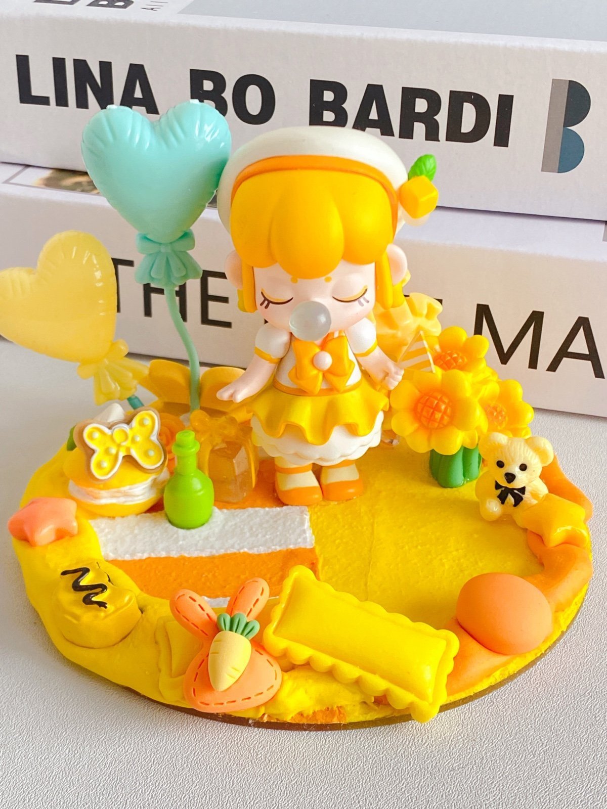 Rolife Nanci Cream Glue DIY Display Set