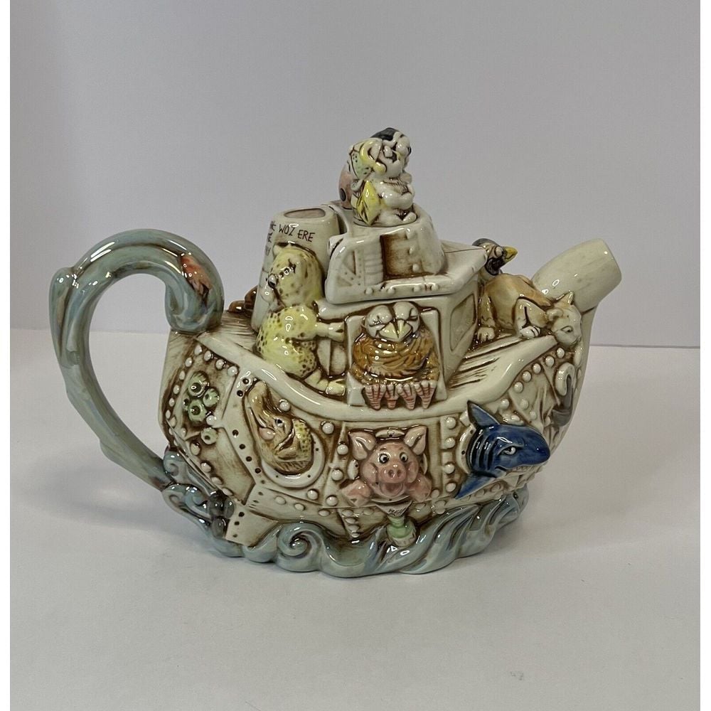 Harmony Kingdoms limited edition Noah's ark teapot 3405/4850
