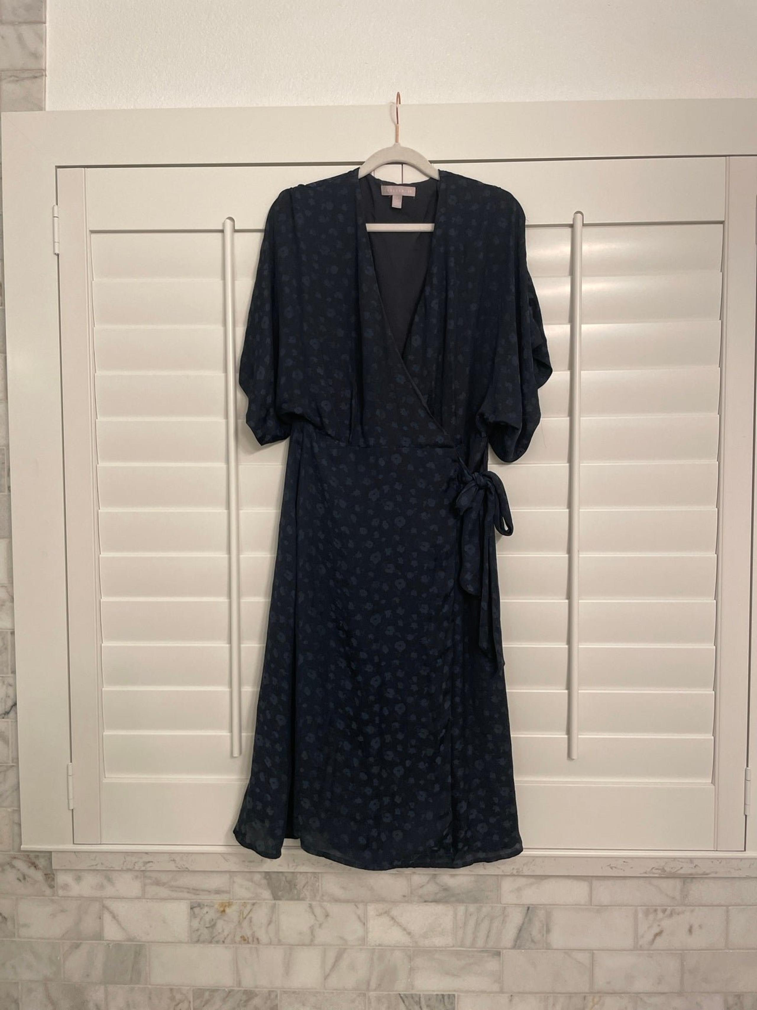 Chelsea 28 Midi Dress Floral Navy Wrap Dress Size Small