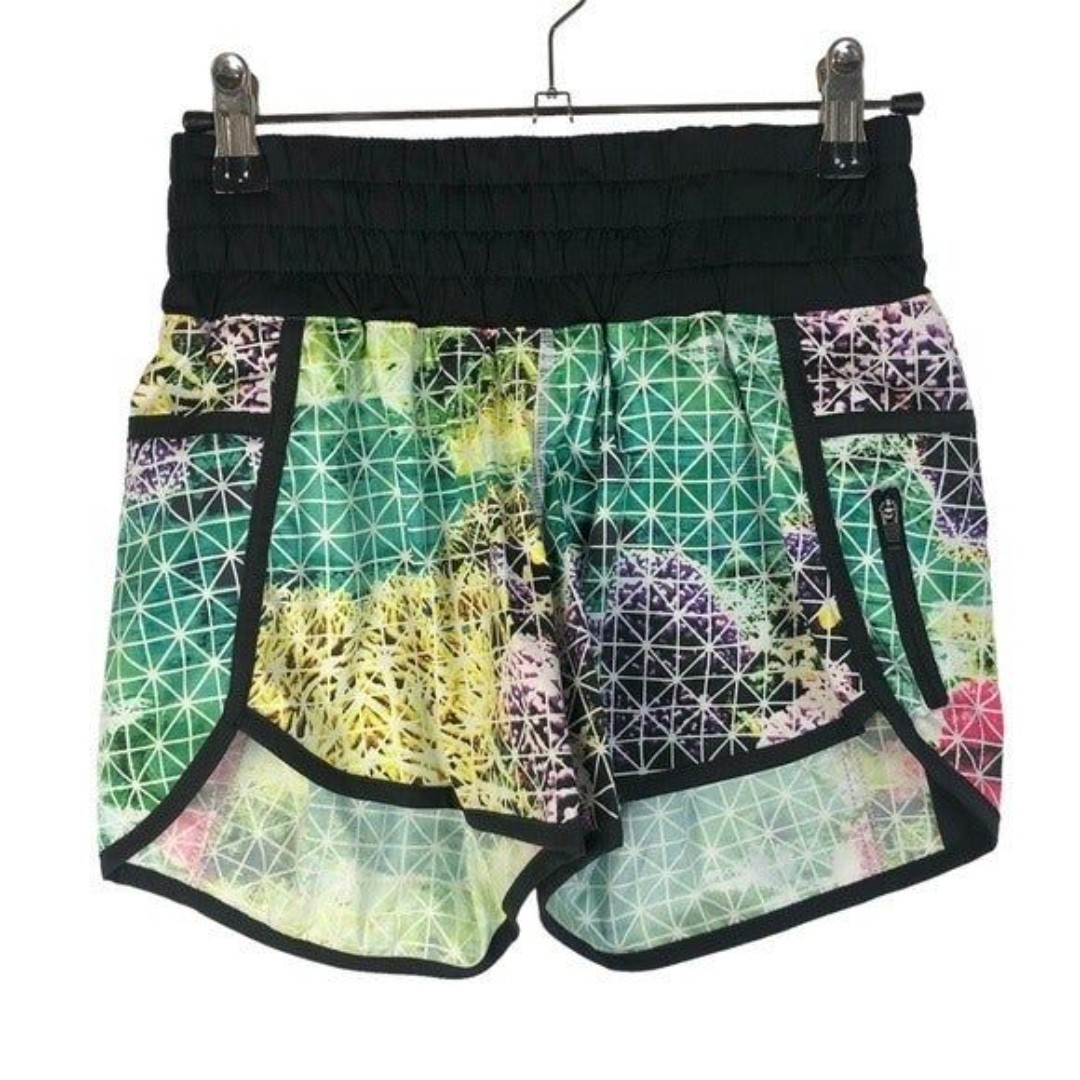 Lululemon Tracker Short II Paradise Grid Athletic Shorts 4