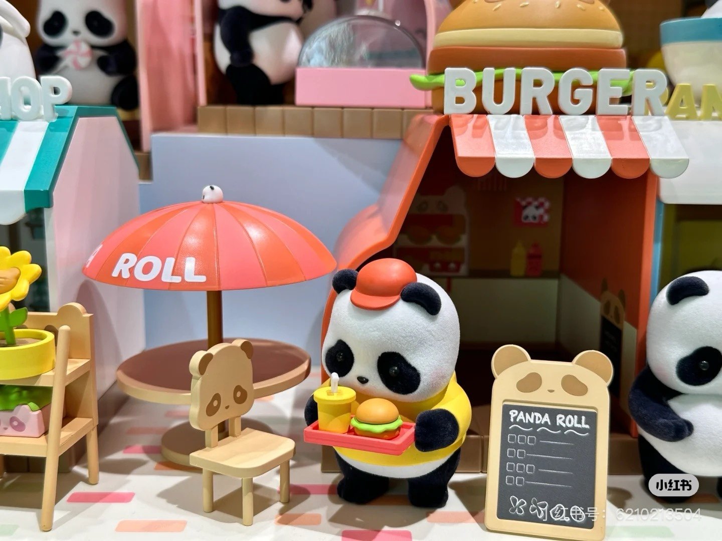 52Toys Panda Roll Shopping Street Series - Burger Shop