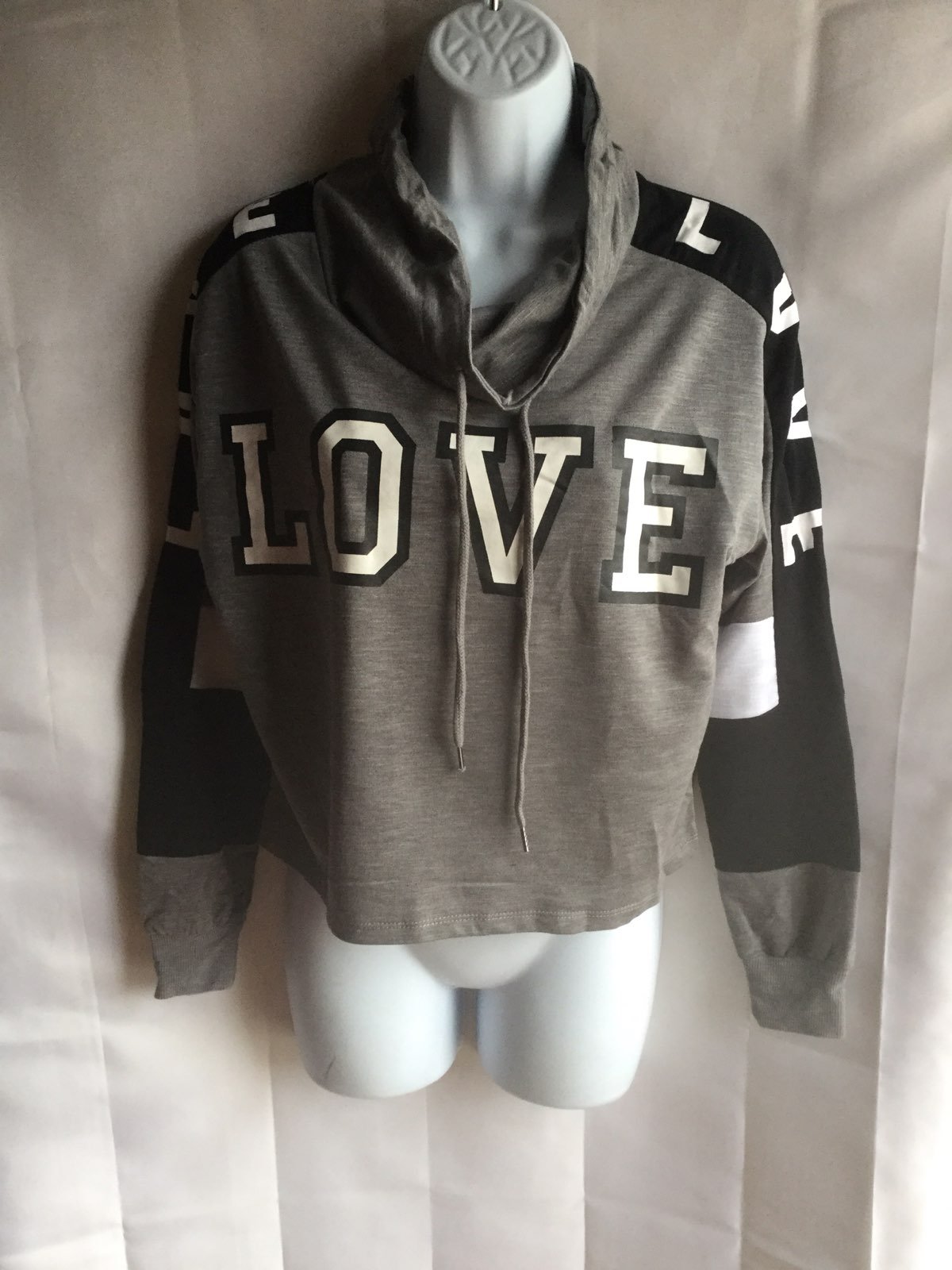 Inspired Hearts sz Small cropped cowl ti