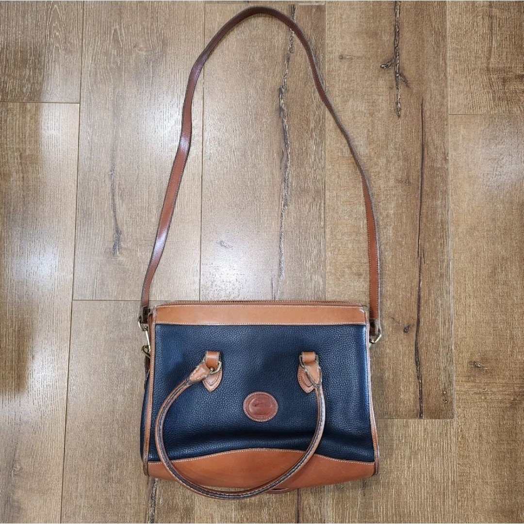 Vtg Dooney & Bourke navy leather crossbody bag retrocore designer classic casual