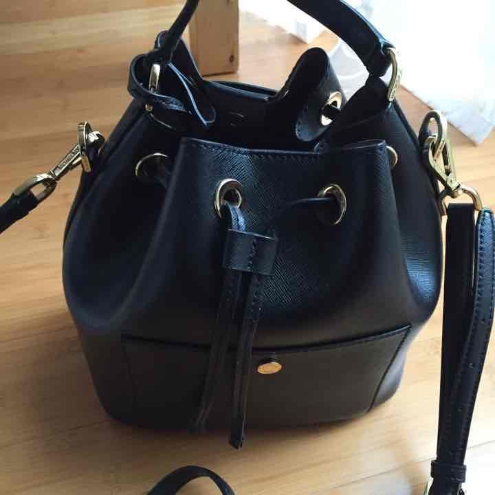 michael michael kors greenwich medium bucket bag