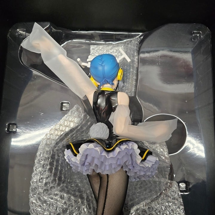 Vocaloid Hatsune Miku (My Dear Bunny Ver.) 1/4 Scale Figure