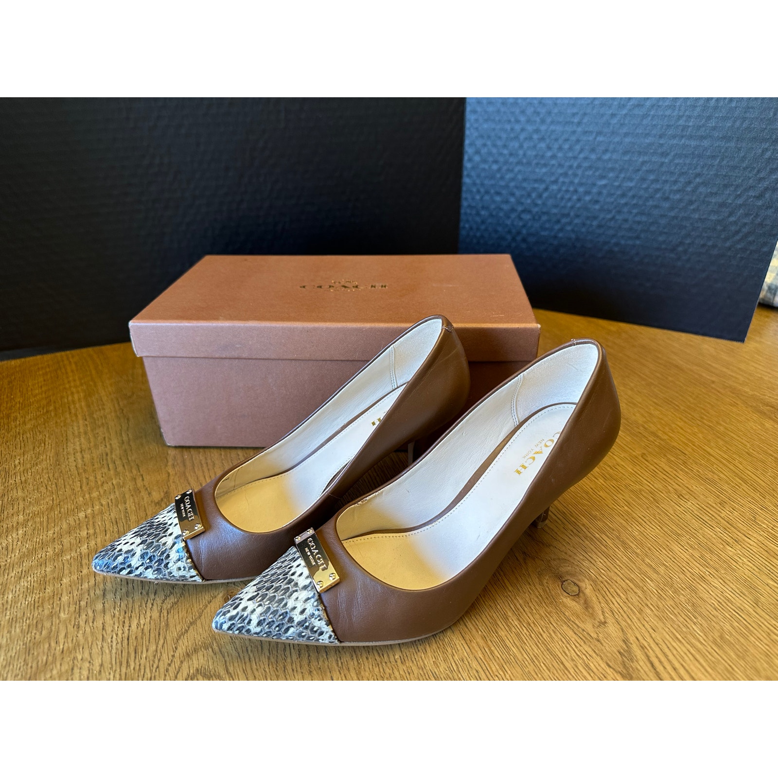 Coach Zan Snakeskin Cap-Toe Pumps Cinnamon/Roccia Sz 6B