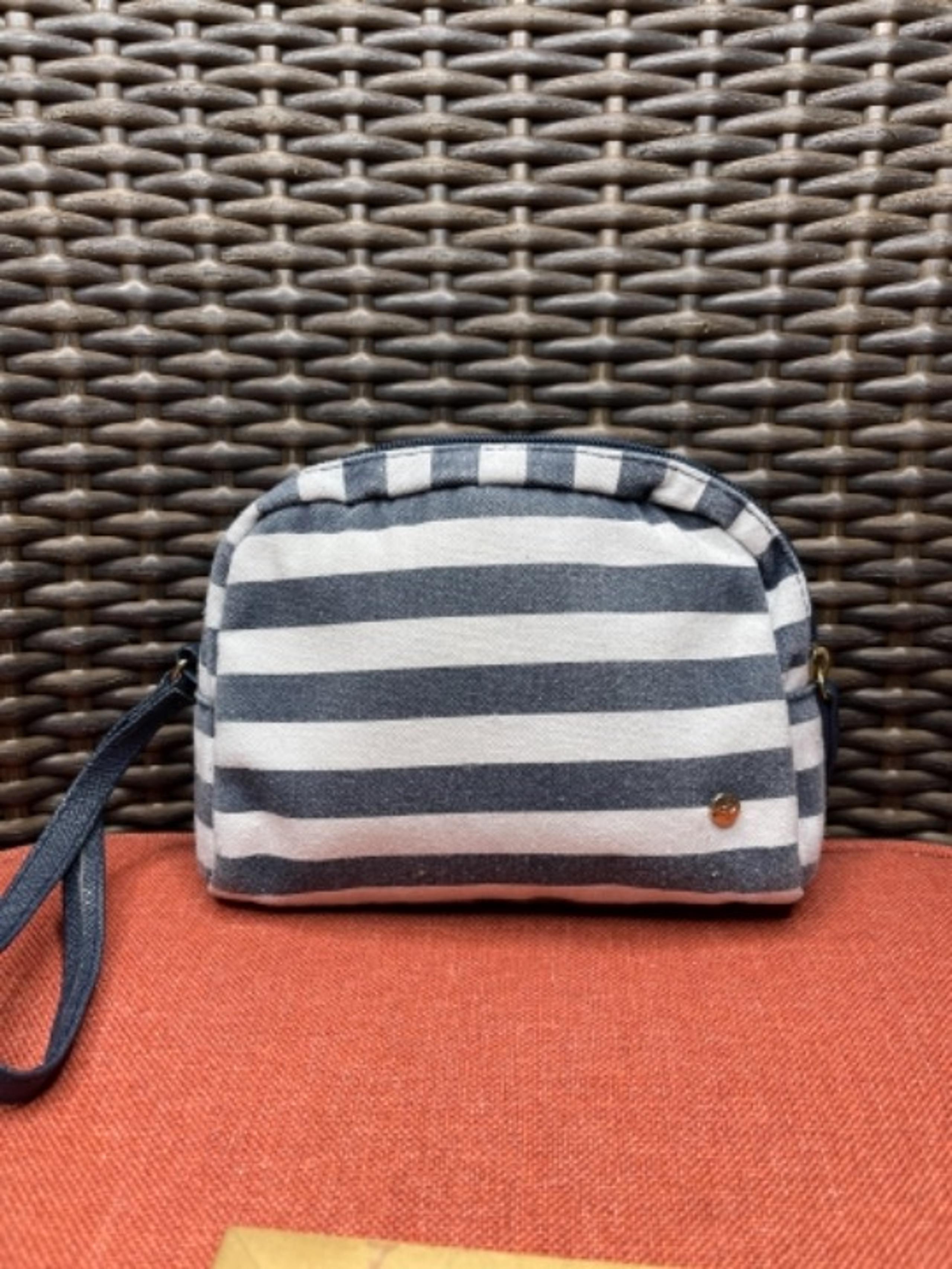 Stephanie Johnson: Small Cosmetic Case