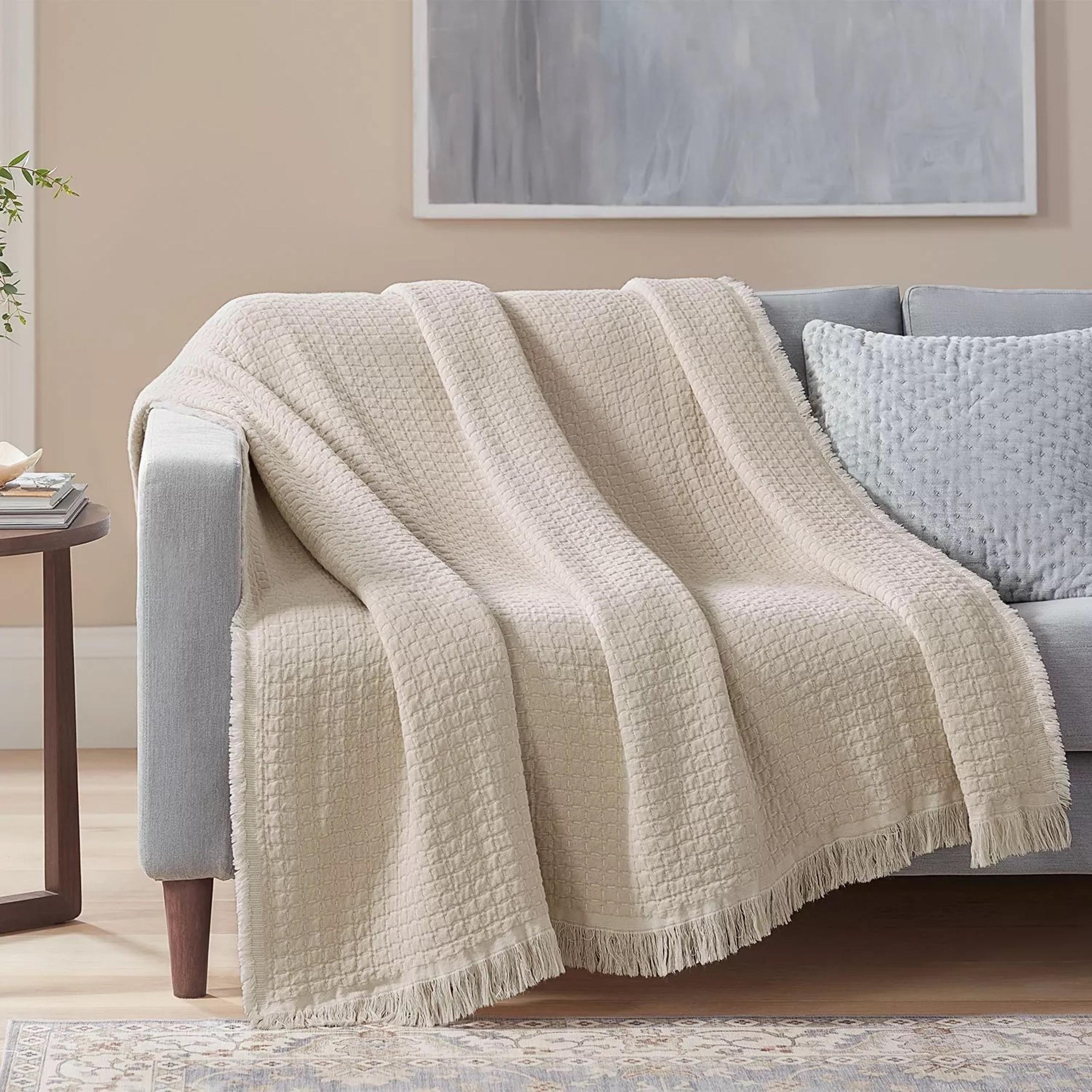 NWT Member's Mark Quilted Gauze Throw, 60" x 70"